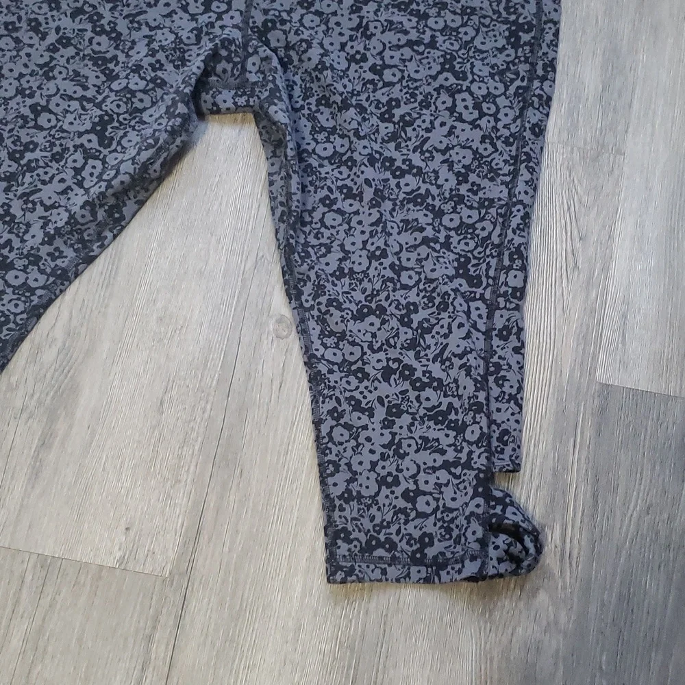 Xersion stretchy floral black colored leggings - Picture 5 of 14